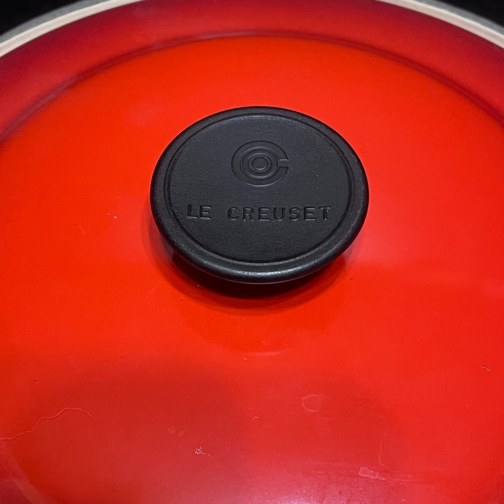 LE CREUSET 28 FRANCE RED CAST IRON ENAMEL DUTCH OVEN W/ LID Vintage - Picture 2 of 16